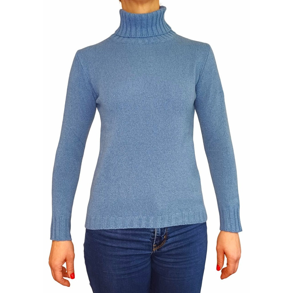 100% Cashmere light blue cashmere Sweater